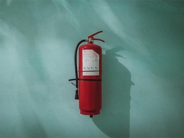 ¿Qué tipo de empresas están autorizadas para la carga de extintores?